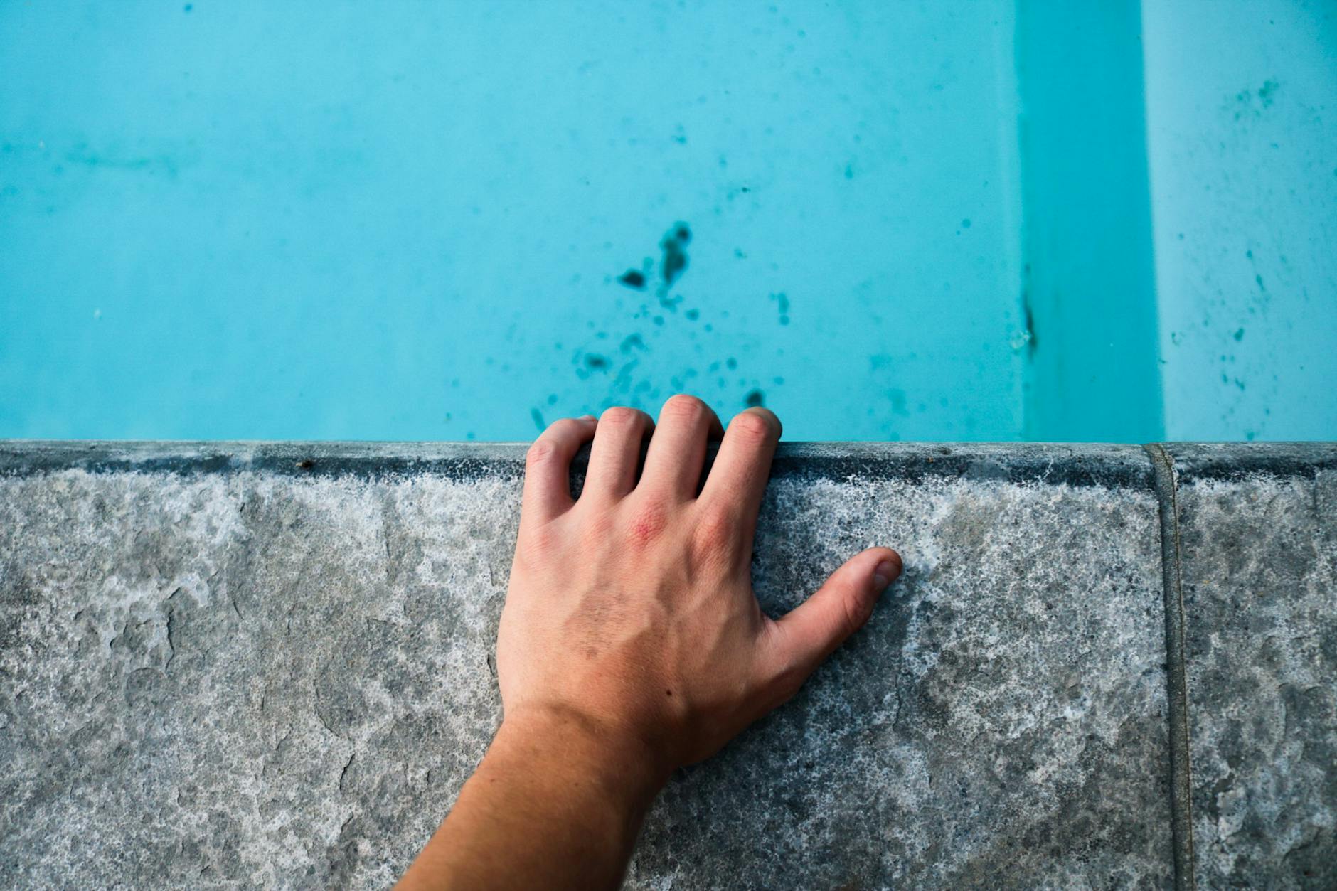 Jasa Maintenance Kolam Renang Murah Jasa maintenance kolam renang murah profesional untuk air jernih dan sehat.